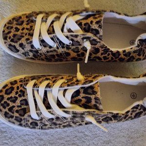 Unlabeled  Canvas Faux or Real Lace-up, Slip-on Sneakers Size 10/41, Like New